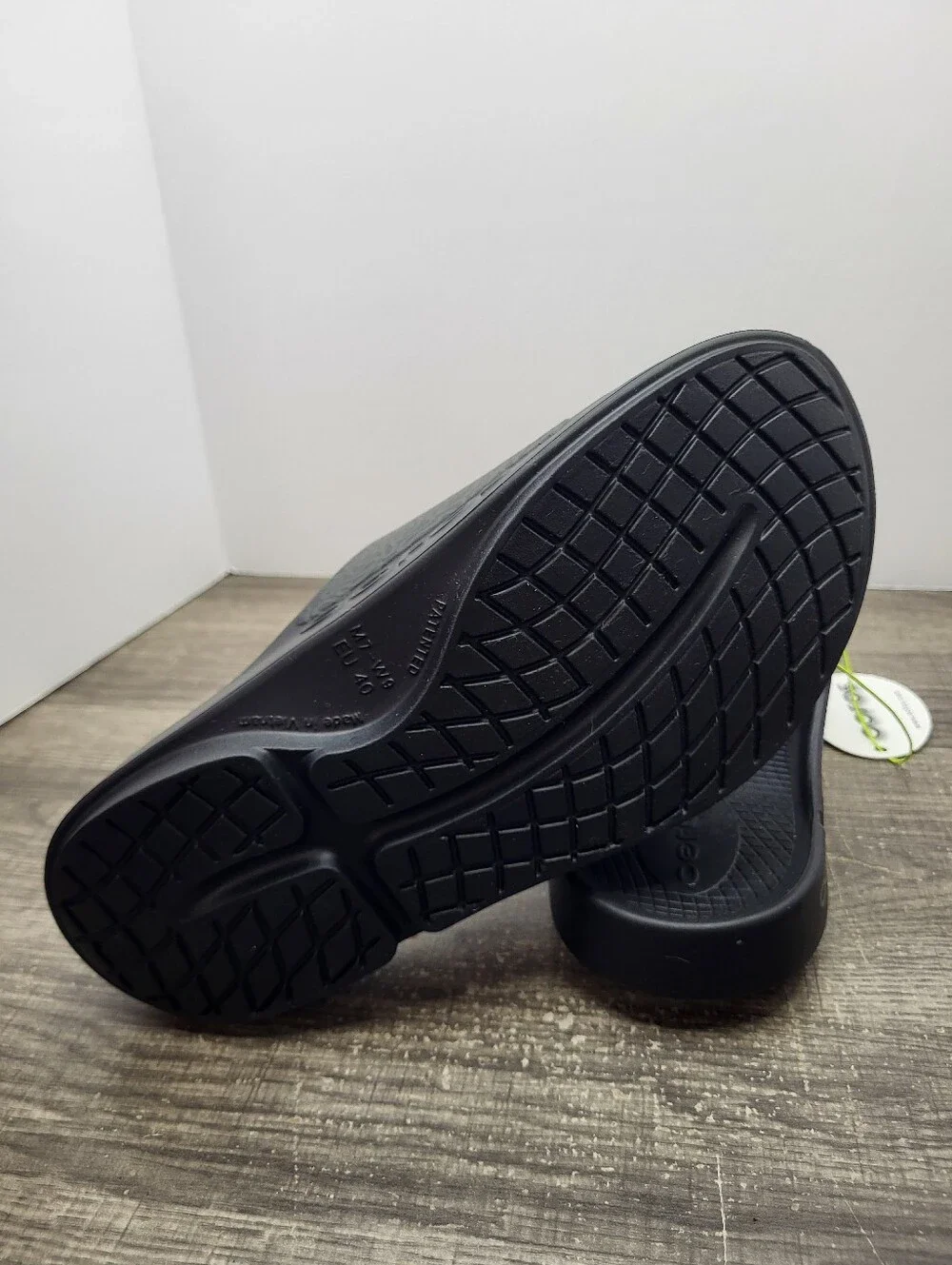 OOFOS OOAHH Sport Flex Limited Slides Men’s 7 Wms 9 Black Labyrinth Black New